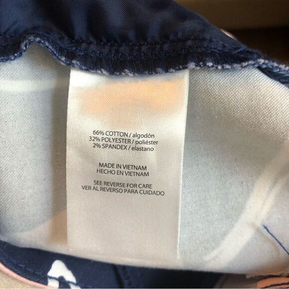 Isaac Mizrahi retro floral print shorts with scalloped hem - Picture 8 of 8